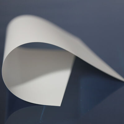 Πίνακας βάσης PET Γαλάζια διαφανής ανθεκτική πλάκα κατάλληλη για βιομηχανικές συσκευασίες και εκτυπώσεις προσφέροντας εύλογο κόστος